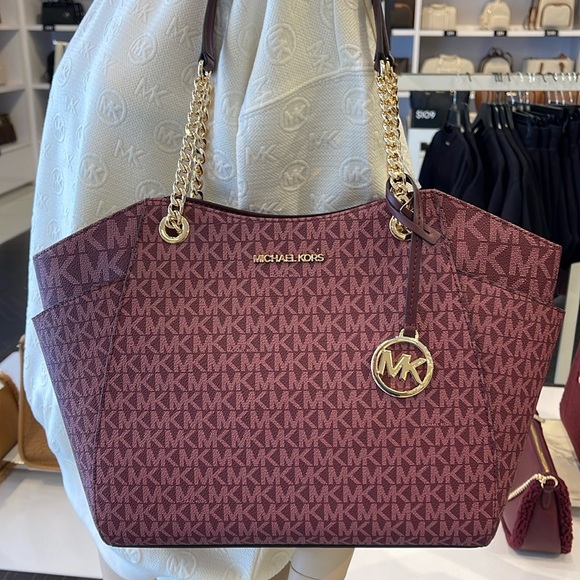 MICHAEL KORS 
Jet Set Travel Large Chain Shoulder Bag & JST LgCONTINENTAL wallet - Picture 15 of 16